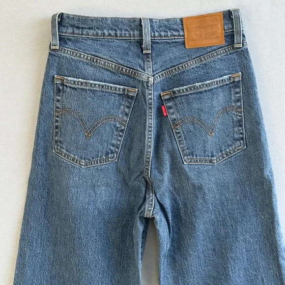 Levi's Ribcage Straight Leg Jeans Size 26 Light Wash High Rise Denim - Picture 9 of 13